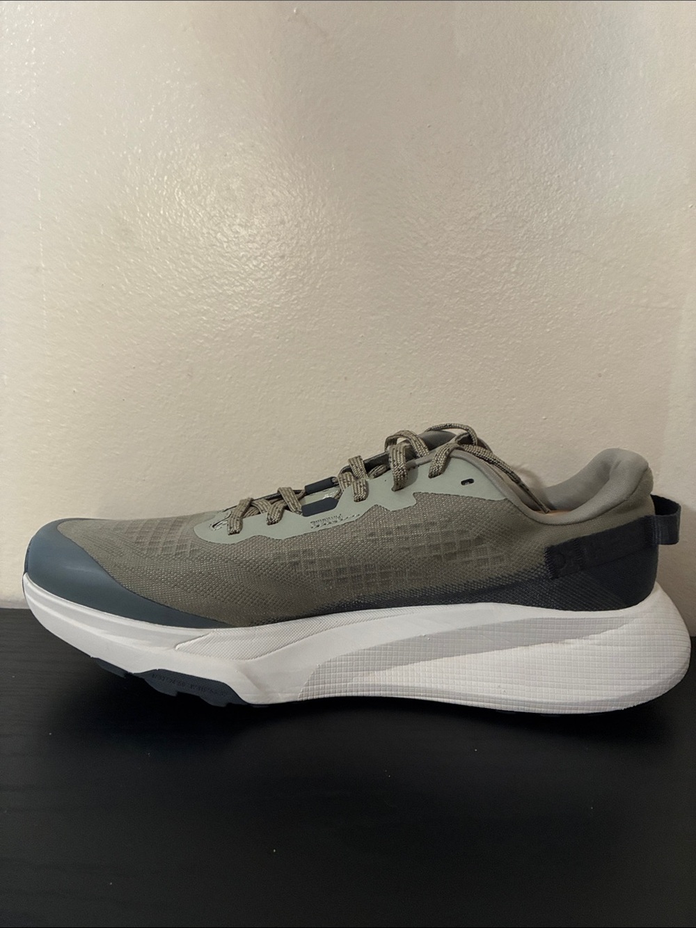 The North Face Altamesa 300 trail running shoes in a clay grey color size 11.5 - Picture 3 of 8